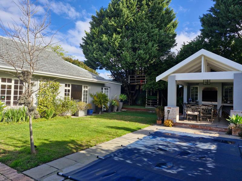 To Let 4 Bedroom Property for Rent in Kreupelbosch Western Cape
